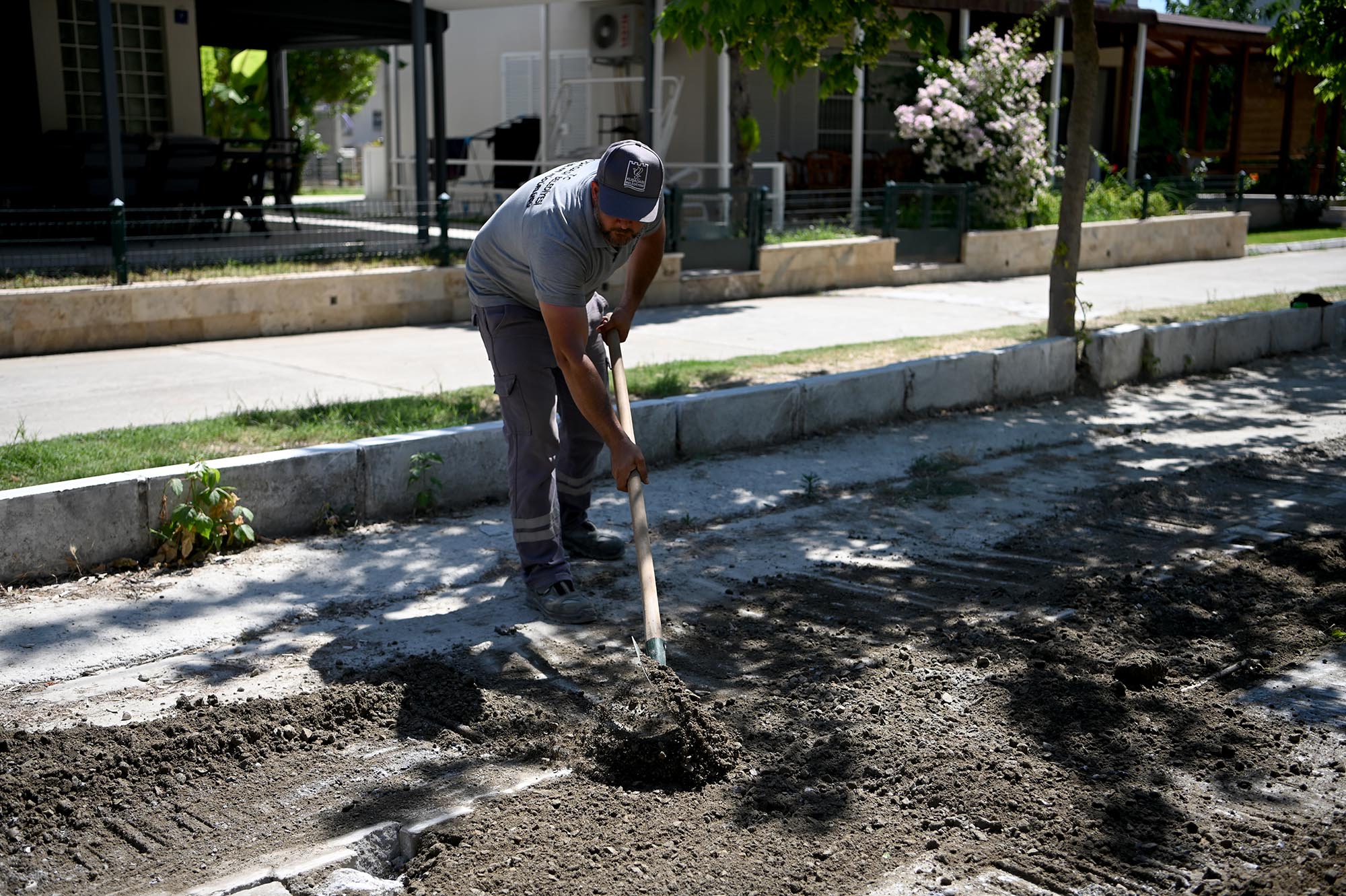 KUŞADASI'NDA KÖKLÜ ALTYAPI SORUNLARI ÇÖZÜME KAVUŞUYOR