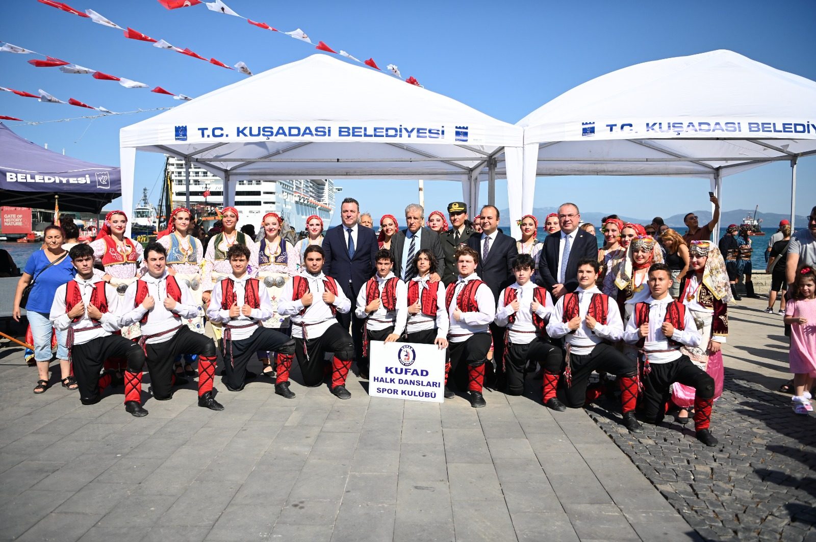 KUŞADASI’NIN DÜŞMAN İŞGALİNDEN KURTULUŞUNUN 104’ÜNCÜ YIL DÖNÜMÜ COŞKUYLA KUTLANDI