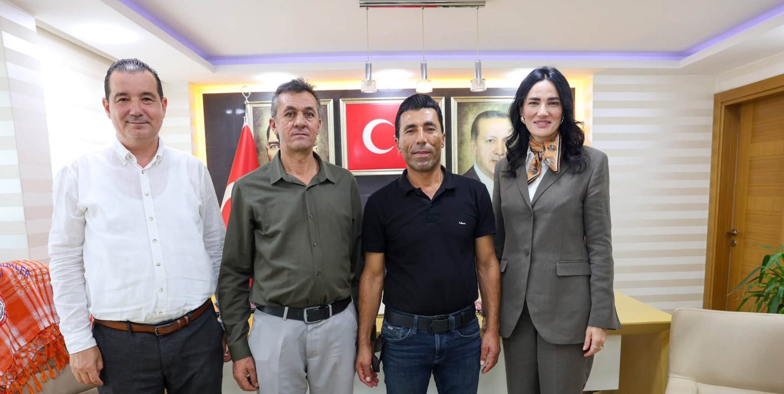 AK Parti Aydın Milletvekili Seda Sarıbaş, Efeler’de muhtarlarla buluştu